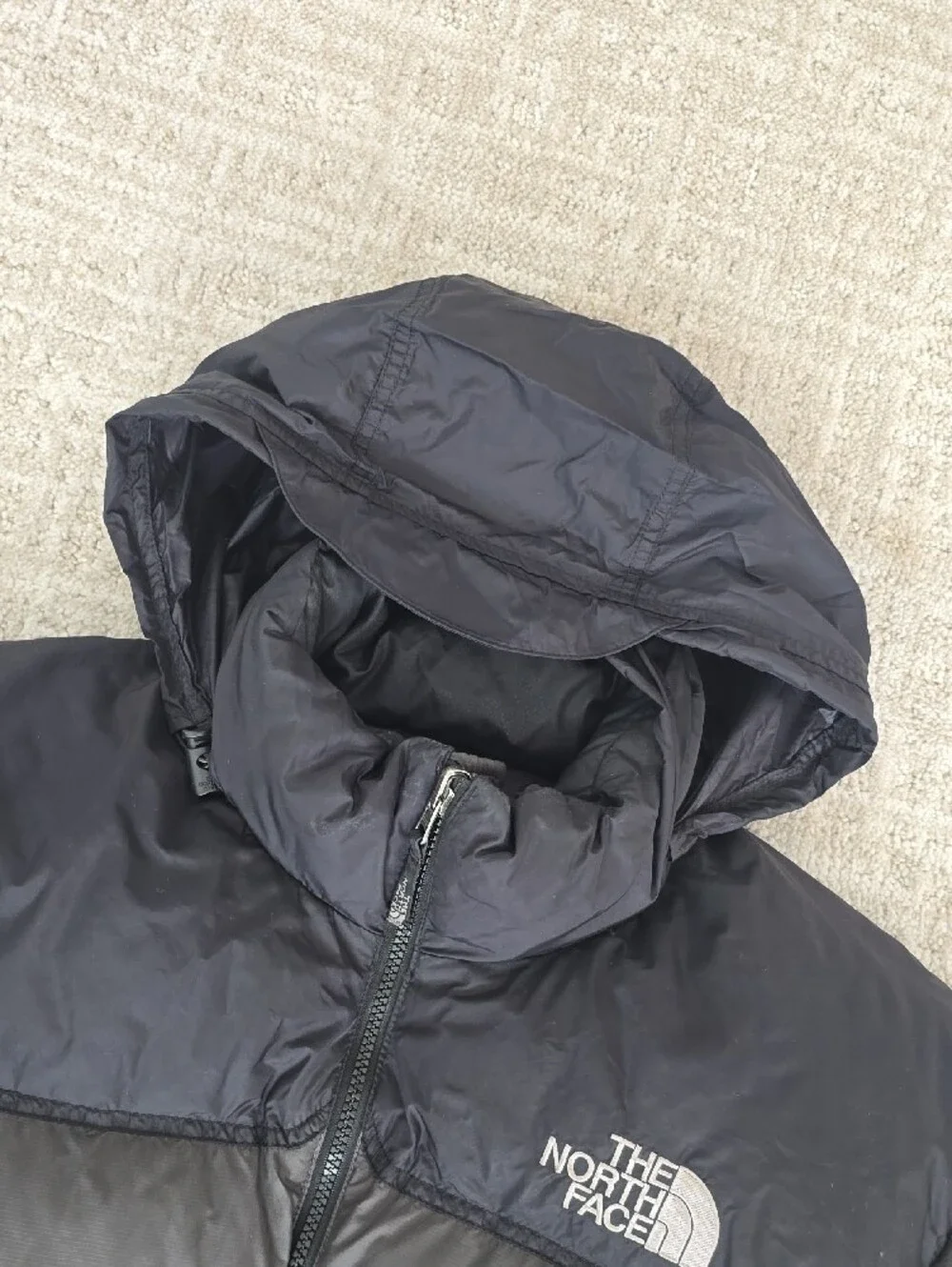 The North Face Men's Black & Charcoal Puffer Jacket